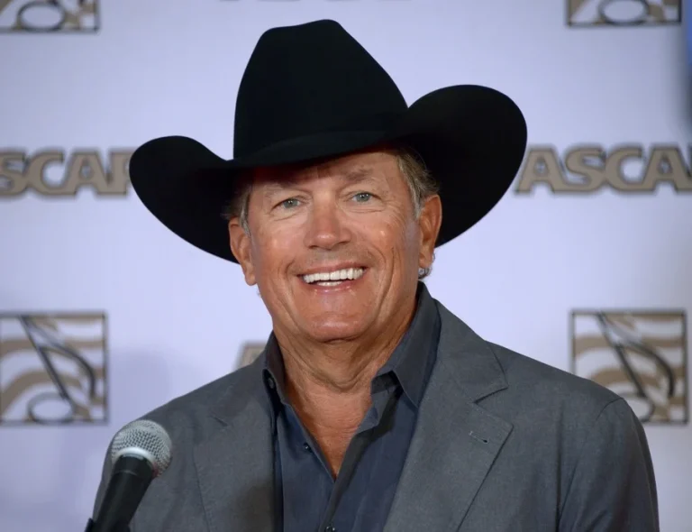 What is George Strait's Net Worth, Age, Height & Weight