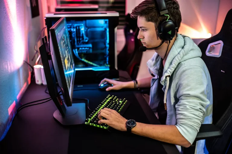 The Popularity of Esports Playing in Malaysian Online Gaming
